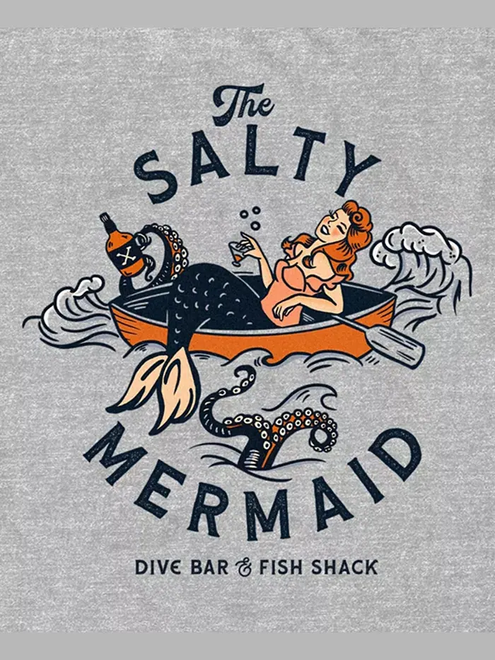 Мужская футболка The Salty Mermaid Dive Bar Fish Shack Design By Humans — изображение 3 из 3, приглушенный