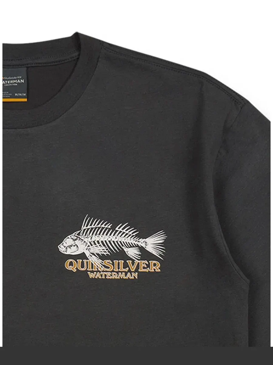 Мужская футболка Quiksilver с коротким рукавом и рисунком «Рыбийы кости» Quiksilver Waterman — изображение 3 из 3, фантомный