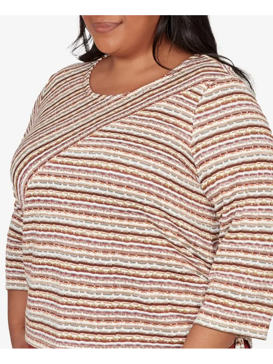 Топ с текстурным рисунком и завязкой Spliced Textured Stripe Ruched Tie Alfred Dunner — изображение 4 из 5, коричневый мульти
