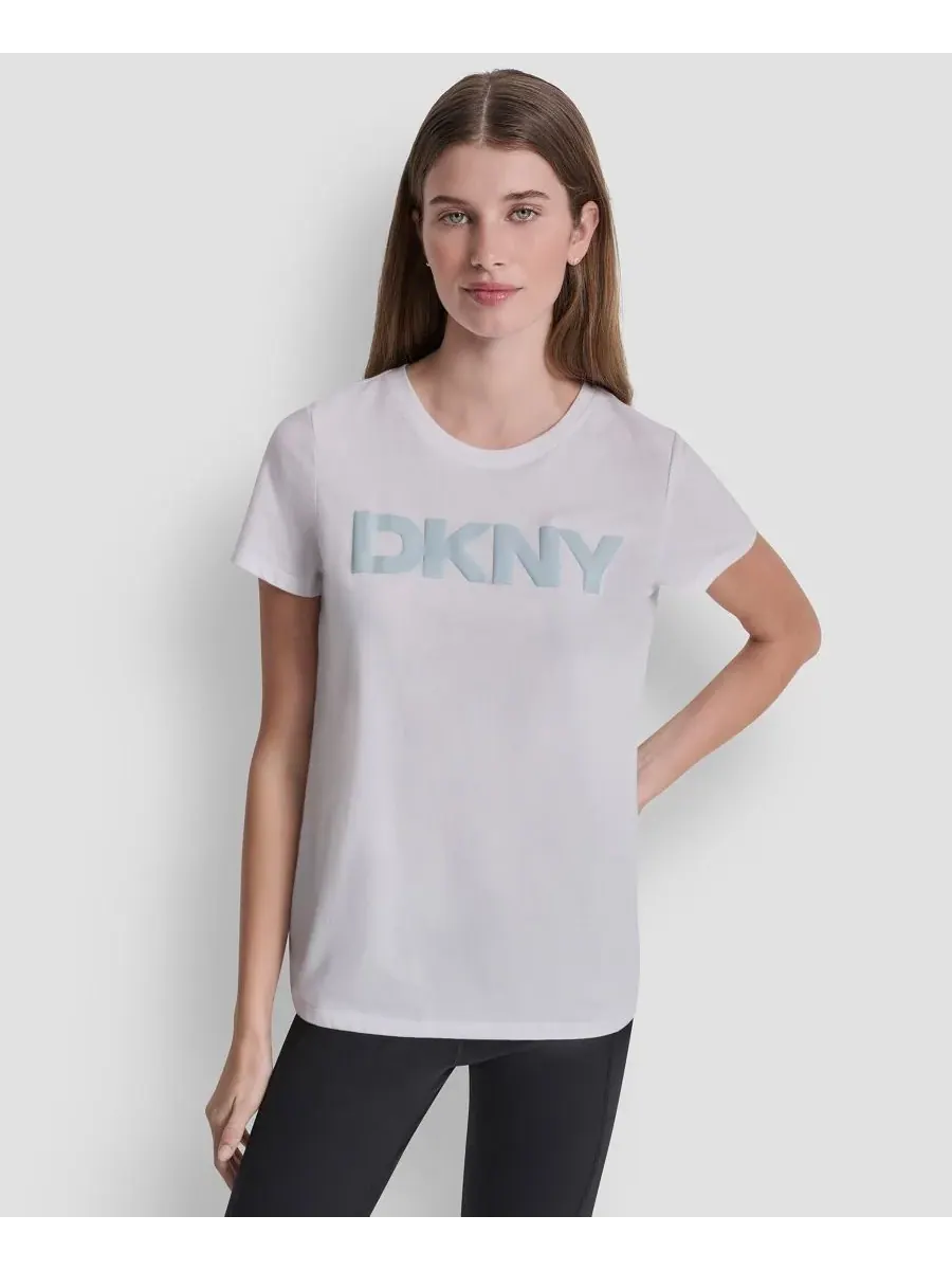 Женская футболка с круглым вырезом и объемным логотипом DKNY Sport — изображение 1 из 6, белый