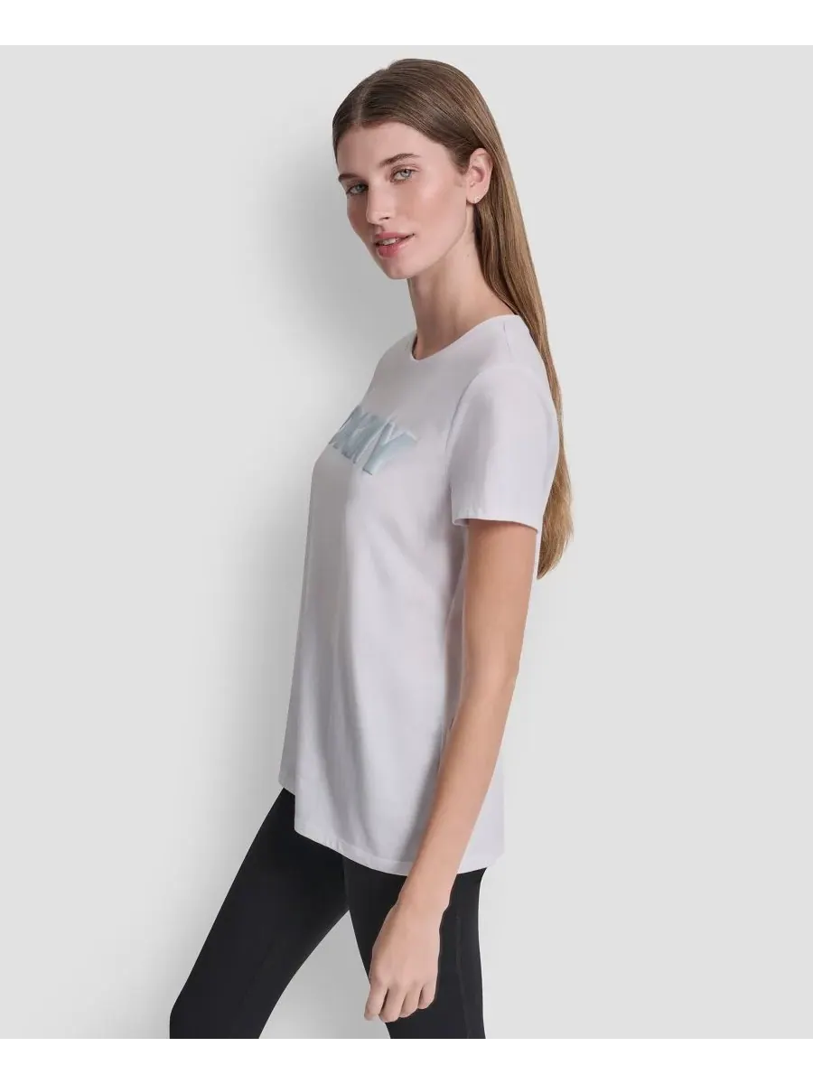 Женская футболка с круглым вырезом и объемным логотипом DKNY Sport — изображение 3 из 6, белый