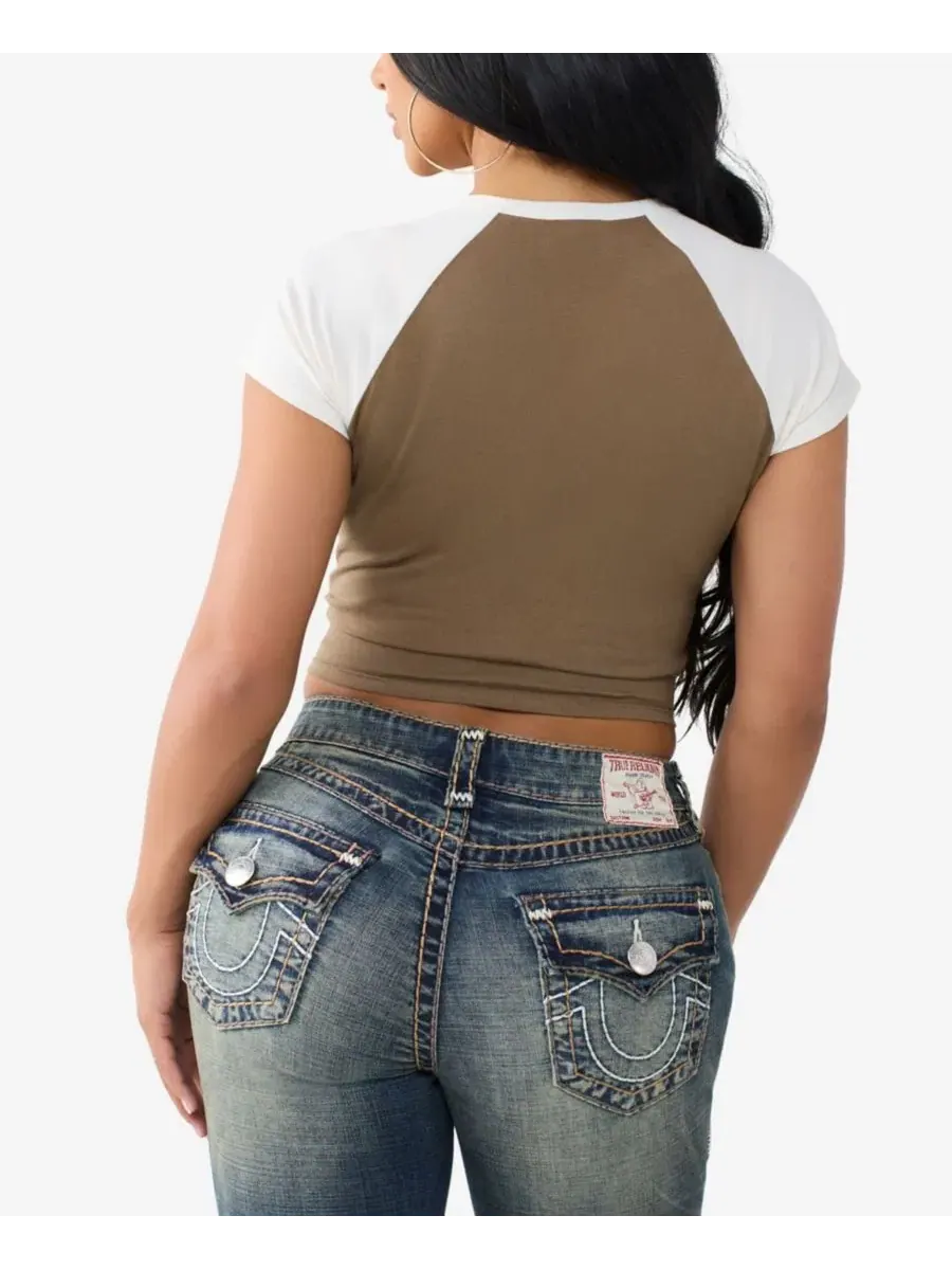 Футболка с контрастными рукавами реглан и вырезом каре, модель Contrast Raglan Notch True Religion — изображение 3 из 3