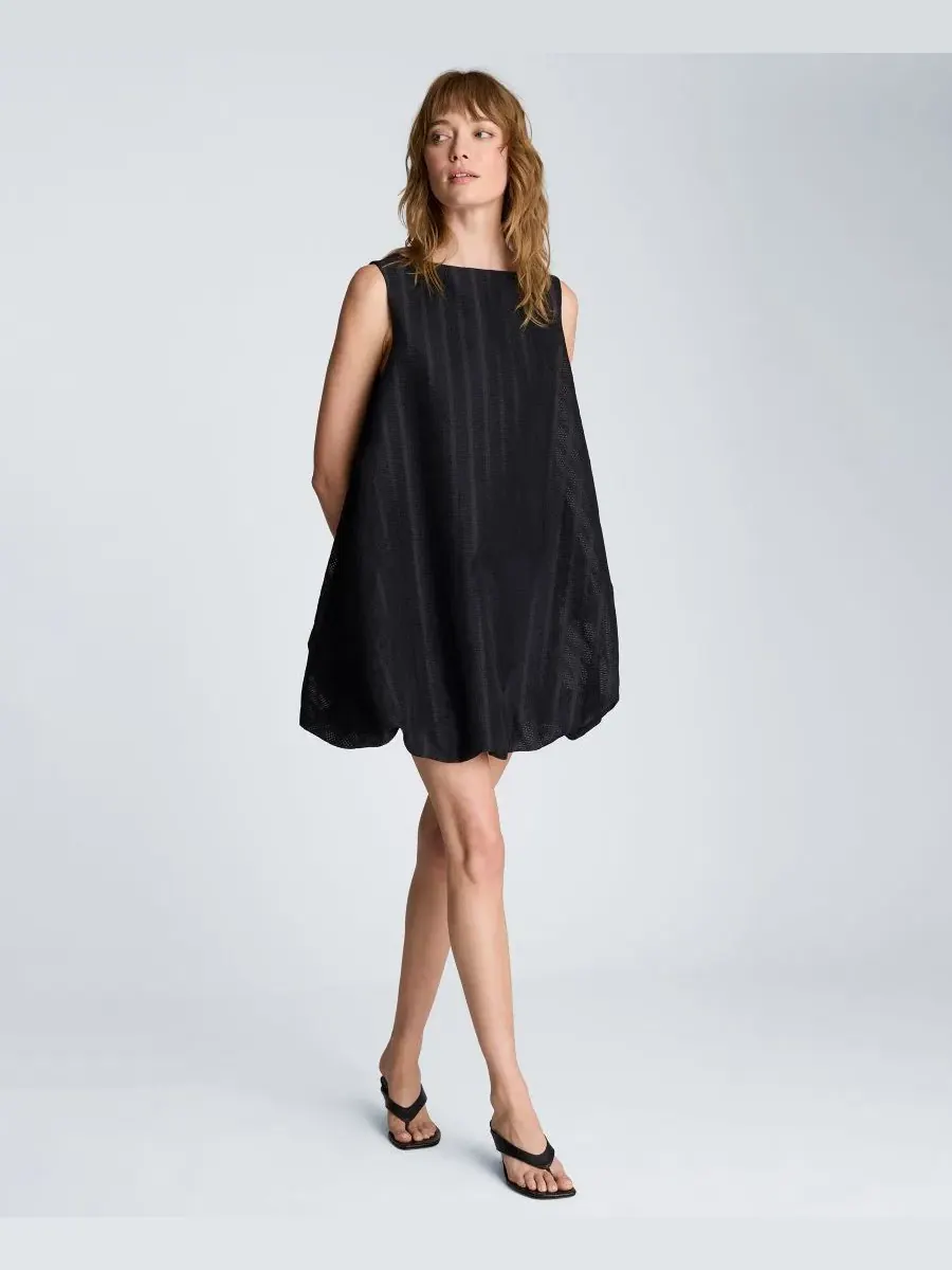 Платье мини с лодочкой и воланом Kenneth Cole — изображение 1 из 6, черный