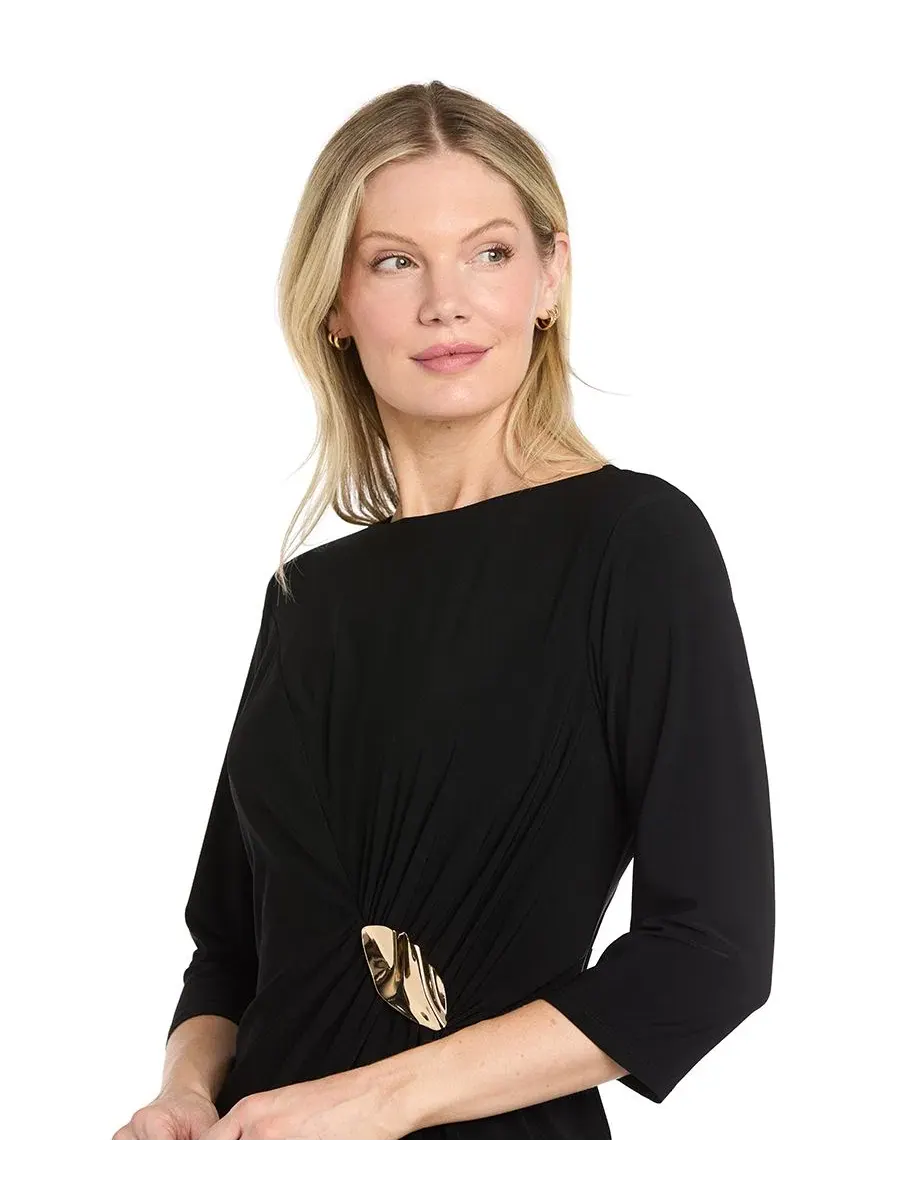 Платье-футляр с лодочкой и пряжкой Petite Boat Neck Buckle Sheath R & M Richards — изображение 2 из 3, черный