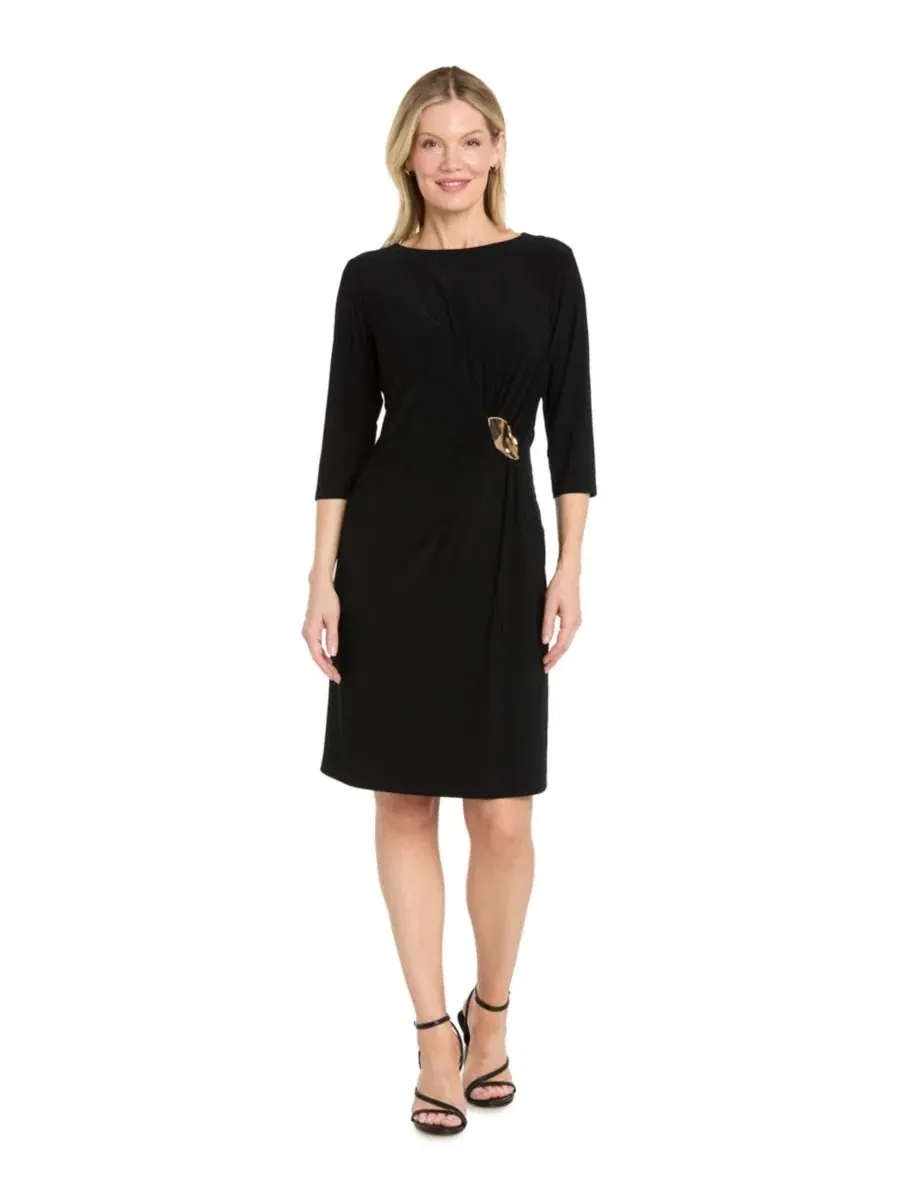 Платье-футляр с лодочкой и пряжкой Petite Boat Neck Buckle Sheath R & M Richards — изображение 3 из 3, черный
