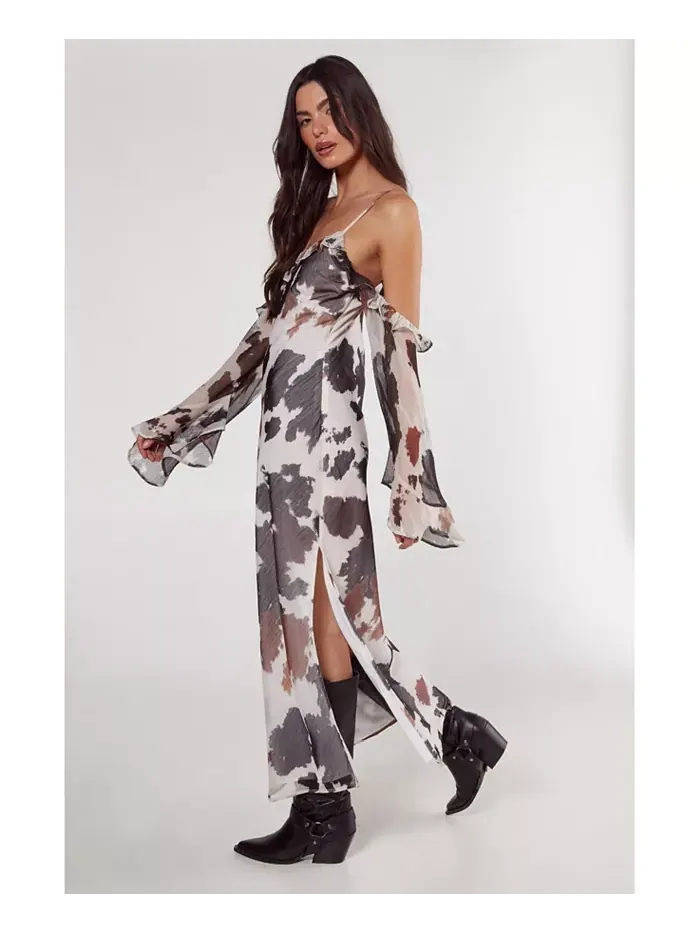 Женское платье макси с открытыми плечами и косым разрезом Nasty Gal — изображение 2 из 8, коричневый