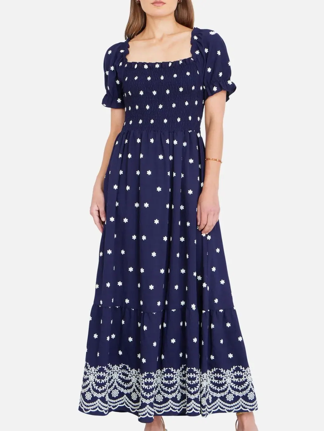 Макси-платье с принтом, модель Border Hemline Smocked Yumi — изображение 2 из 8, темно-синий