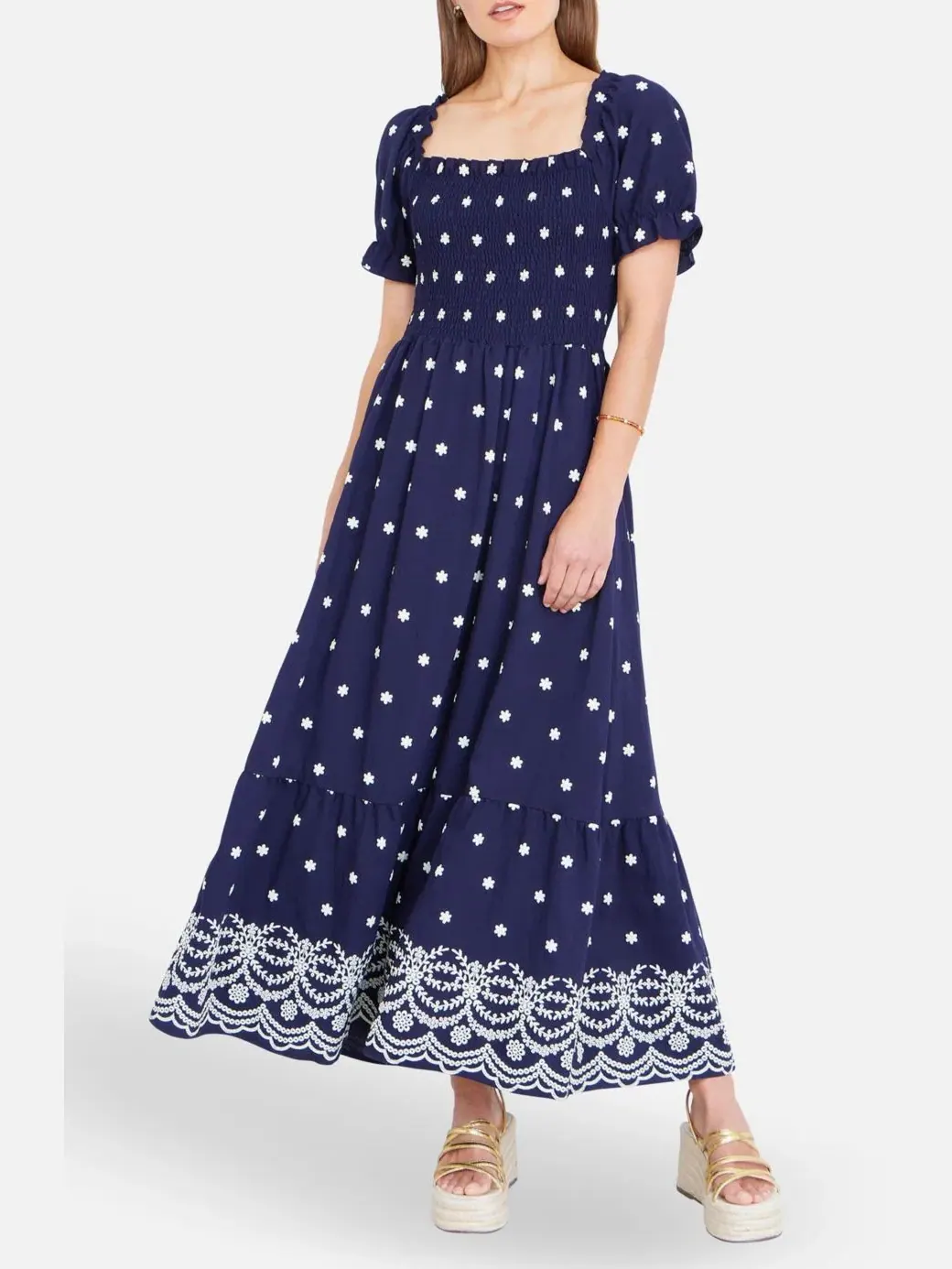 Макси-платье с принтом, модель Border Hemline Smocked Yumi — изображение 7 из 8, темно-синий