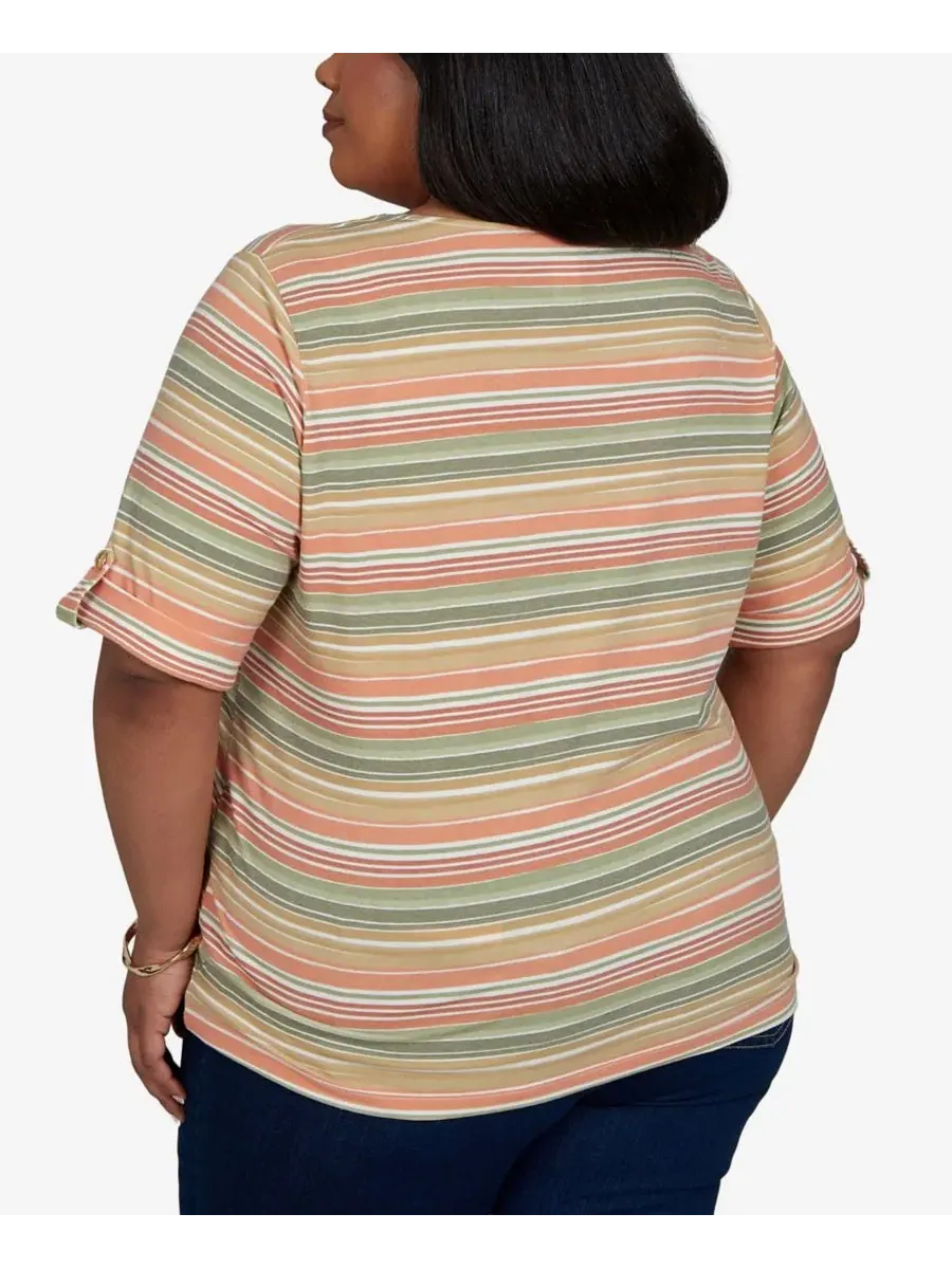 Топ с V-образным вырезом и принтом Plus Size Printed Short-Sleeve Top HEARTS OF PALM — изображение 4 из 4, мульти