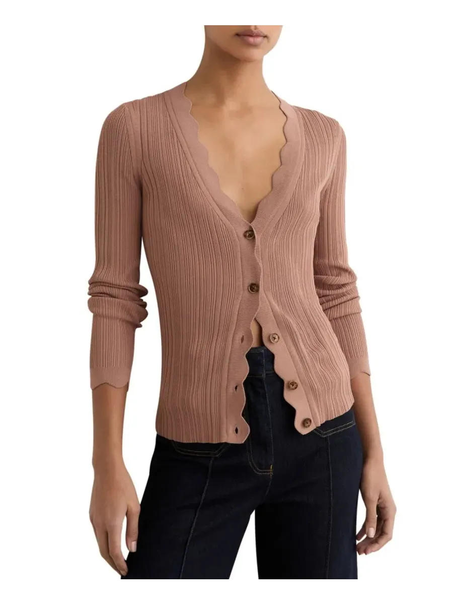 Кардиган с V-образным вырезом Vinny Rib-Knit Scallop-Trim REISS — изображение 1 из 6, розовый