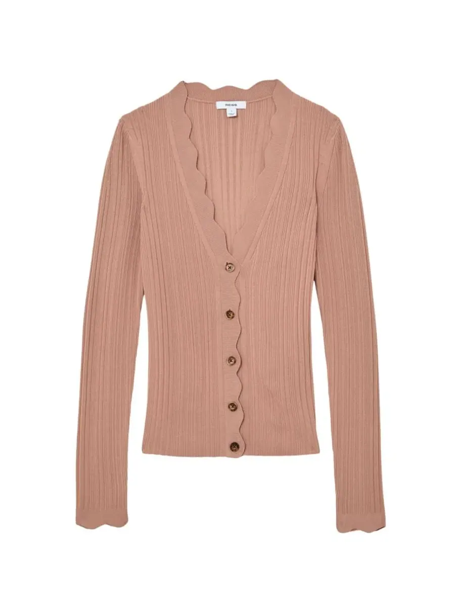 Кардиган с V-образным вырезом Vinny Rib-Knit Scallop-Trim REISS — изображение 3 из 6, розовый