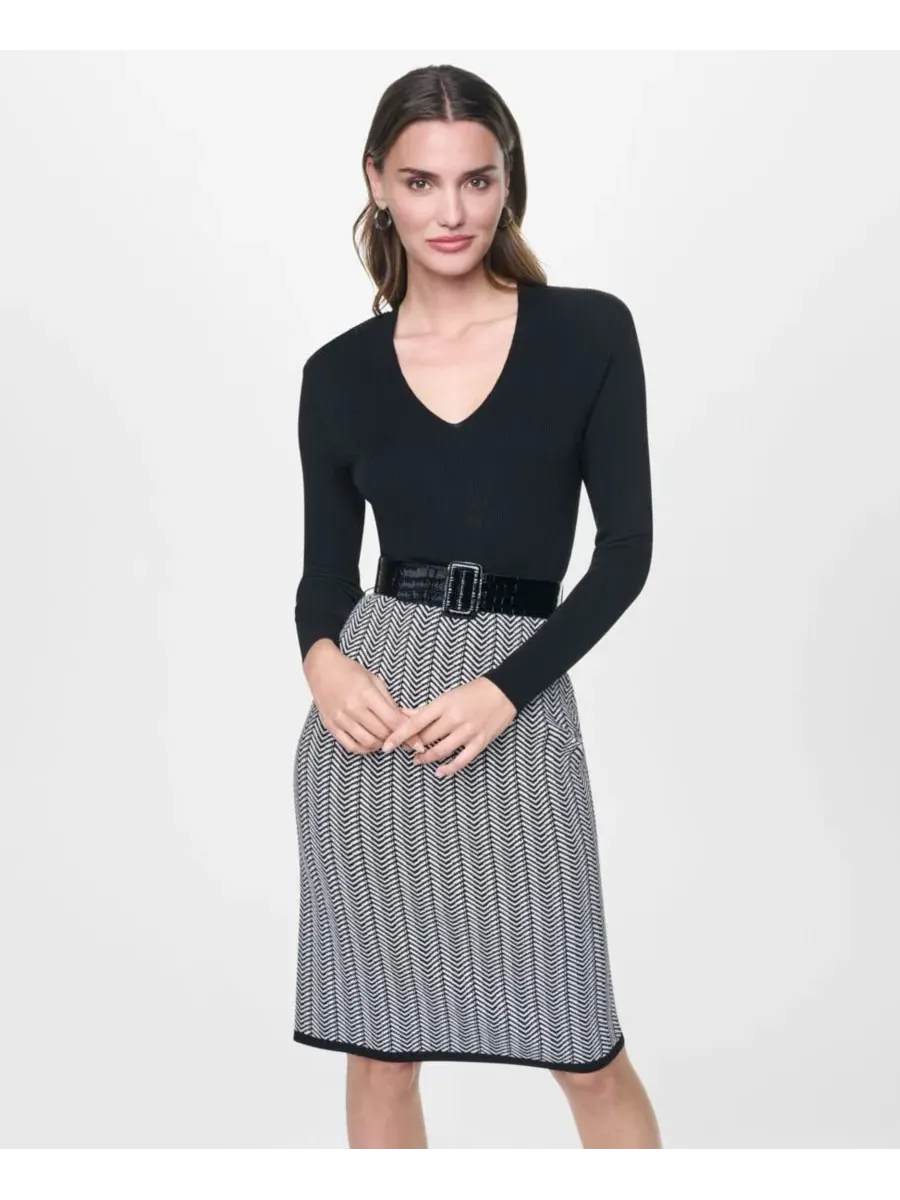 Платье-свитер с V-образным вырезом и поясом DKNY — изображение 2 из 5, черный