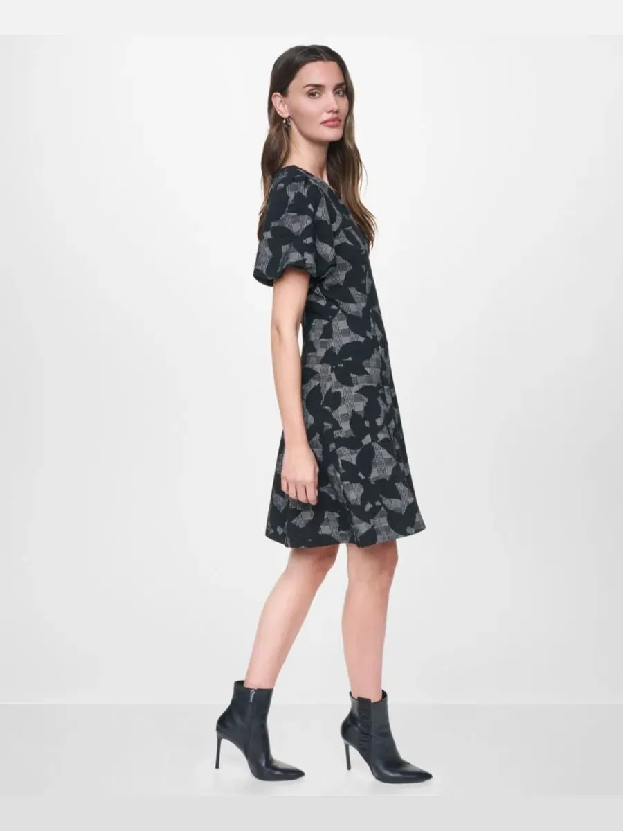 Платье-трапеция с коротким рукавом-фонарик DKNY — изображение 2 из 5, черный