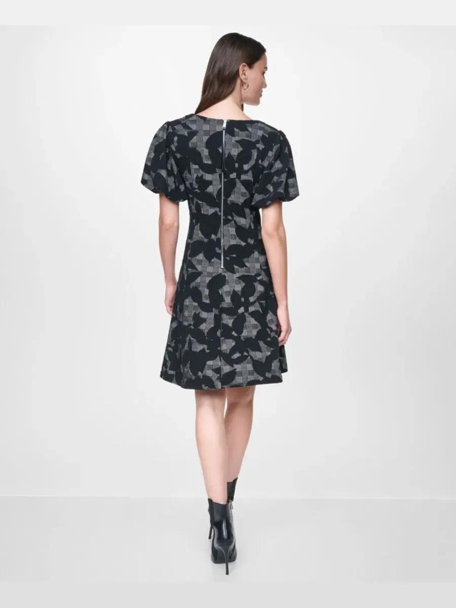 Платье-трапеция с коротким рукавом-фонарик DKNY — изображение 5 из 5, черный