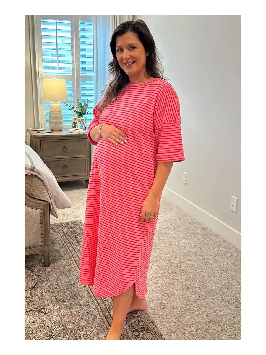 Макси-платье для беременных с полосками, без рукавов, Striped Terry Maternity Maxi Dress Pinkblush — изображение 5 из 5