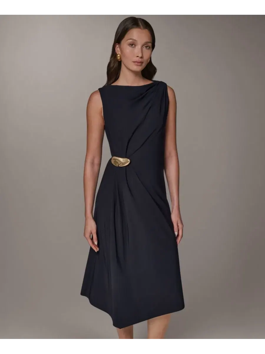 Платье-футляр без рукавов с драпировкой Donna Karan New York — изображение 2 из 5, черный