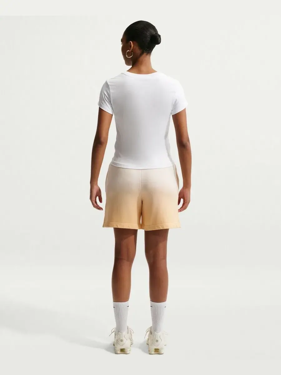 Футболка женская с коротким рукавом Nike Sportswear Chill Knit — изображение 4 из 5, белый/платиновый