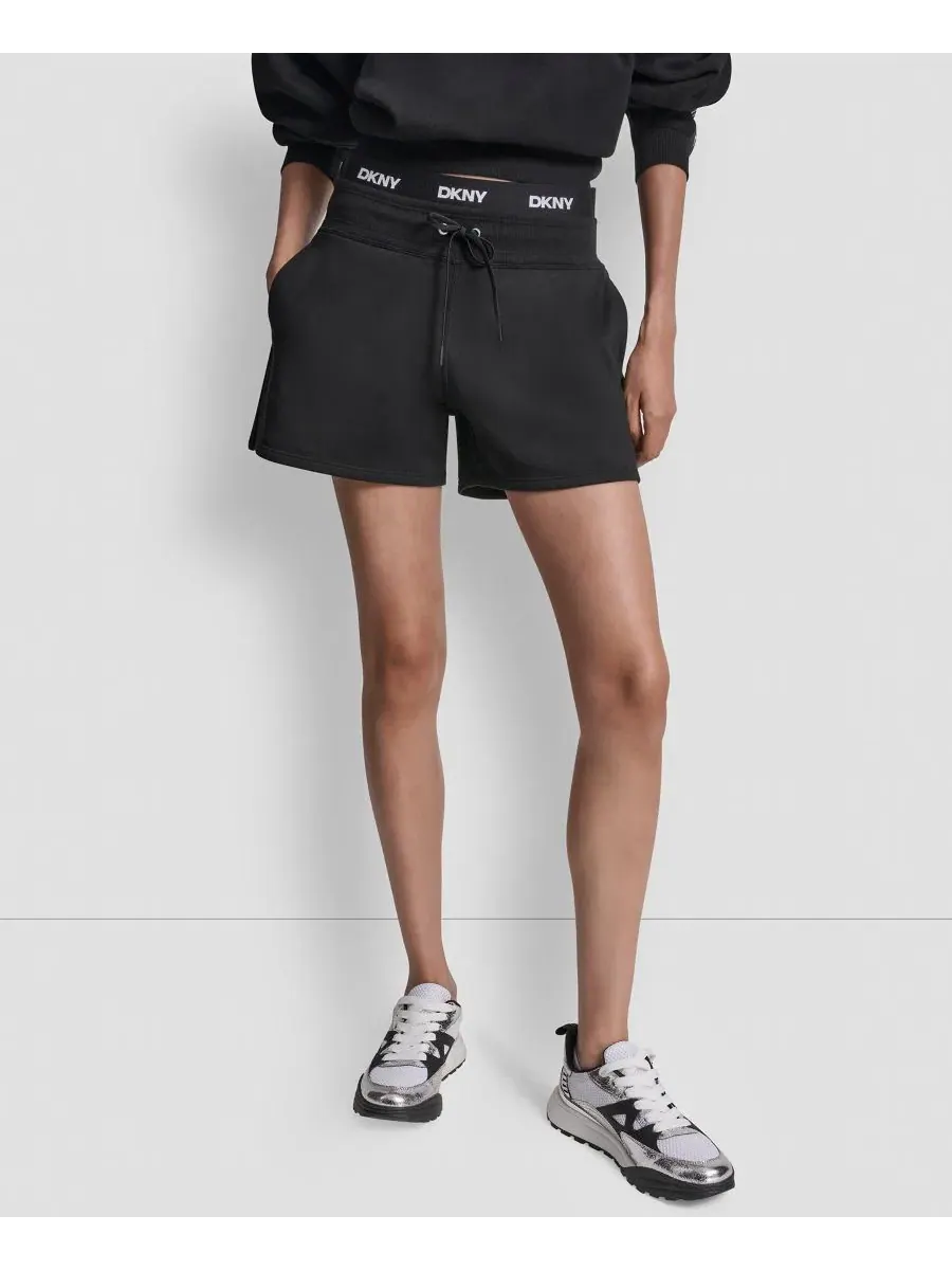 Женские шорты с высокой посадкой, логотипом и эластичным поясом Dkny Sport — изображение 1 из 4, черный