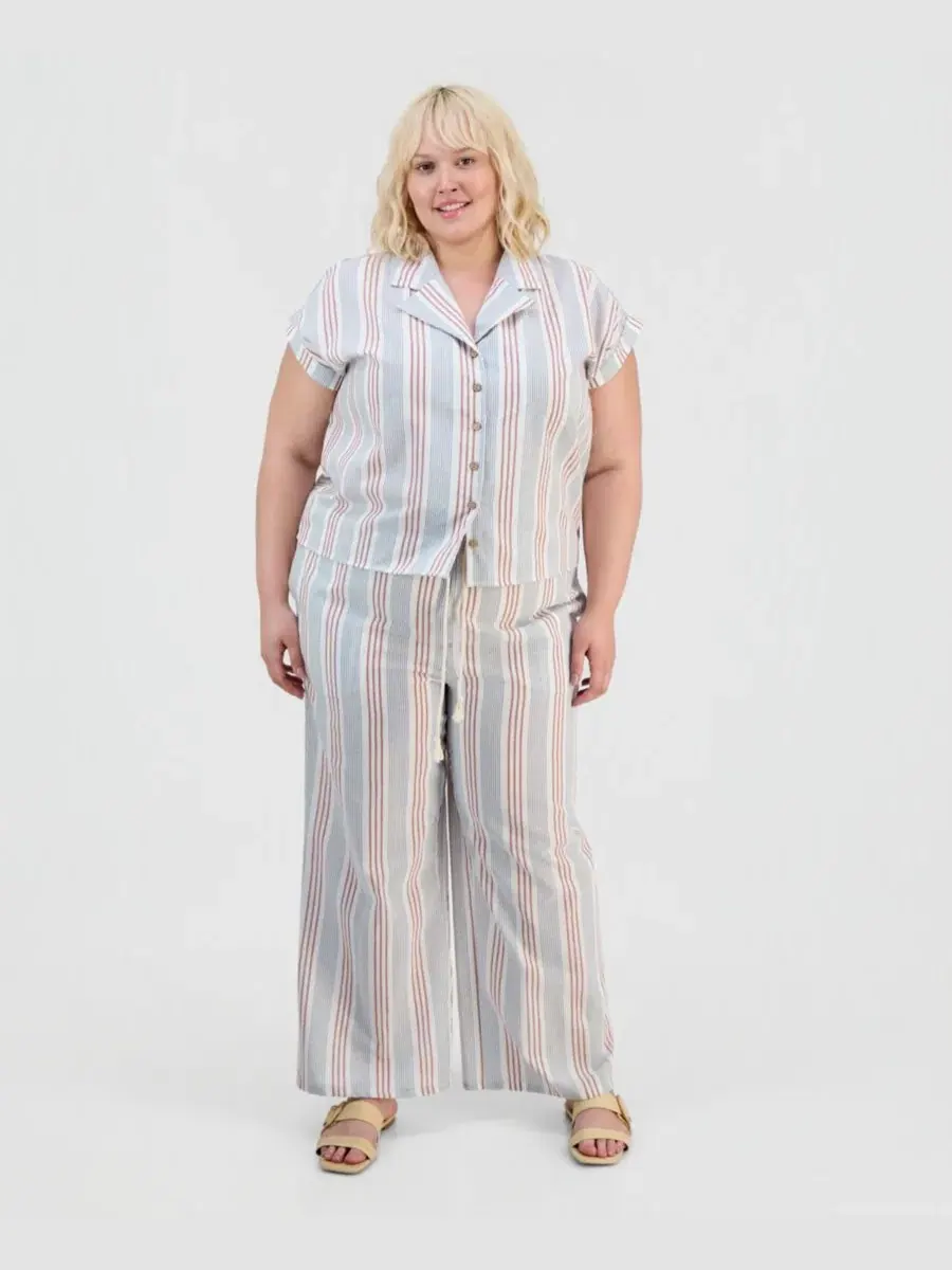 Комплект из рубашки с коротким рукавом и брюк на кулиске, модель Carolina Stripe Cherry Blossom