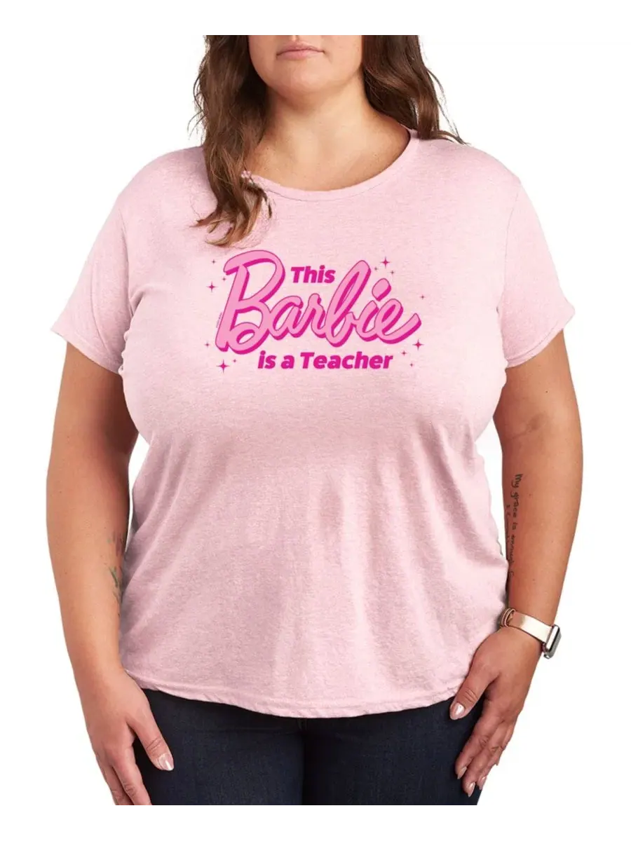 Футболка женская с принтом Barbie Teacher Plus Size Hybrid Apparel — изображение 1 из 3, розовый