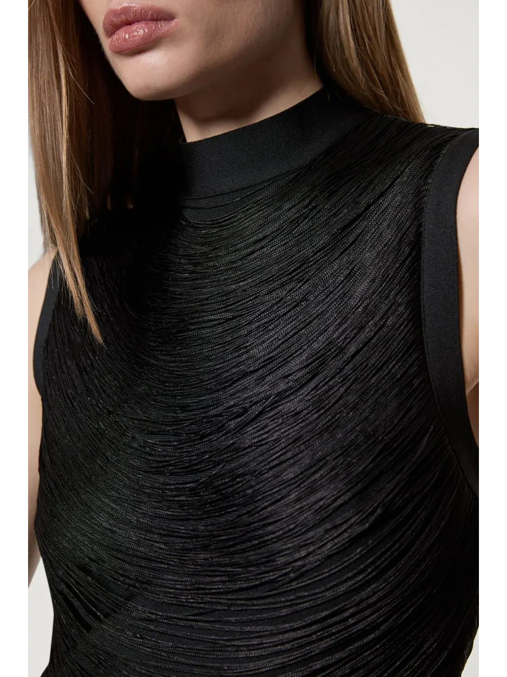 Женское вязаное мини-платье с бахромой Karen Millen — изображение 5 из 8, черный