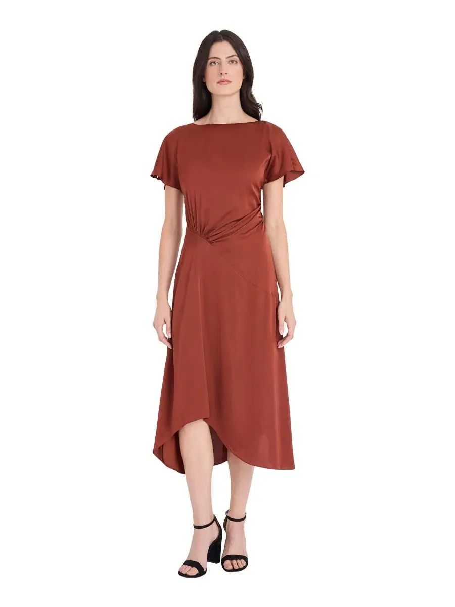 Платье миди с асимметричным подолом и драпировкой на талии, модель Satin Asymmetrical Ruched Waist — изображение 1 из 3
