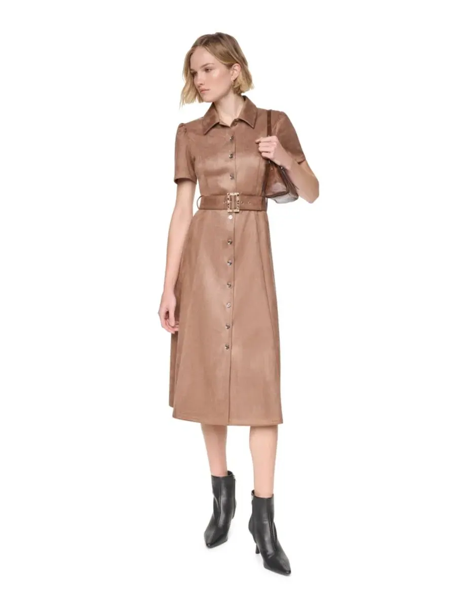 Платье-рубашка миди с коротким рукавом, модель A-Line DKNY — изображение 2 из 6, коричневый