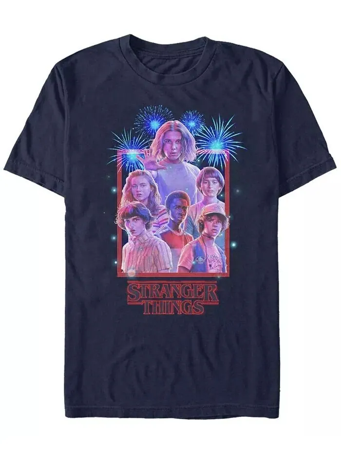 Футболка с коротким рукавом для мужчин Stranger Things Group Shot Fireworks Poster Fifth Sun — изображение 1 из 1