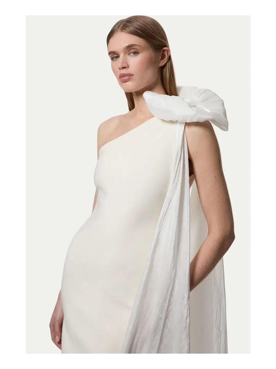 Платье-макси с капюшоном, модель Shoulder Bow Cape Detail Karen Millen — изображение 5 из 8, белый