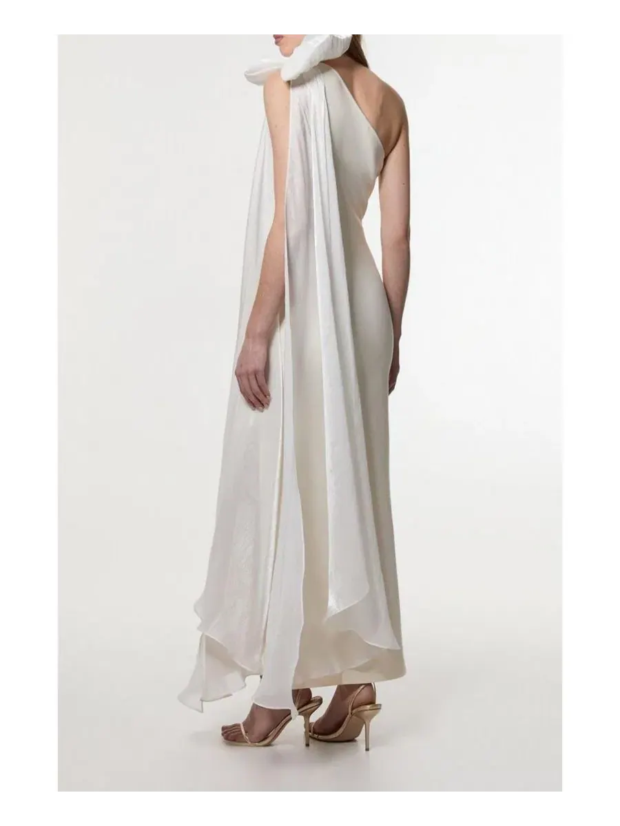 Платье-макси с капюшоном, модель Shoulder Bow Cape Detail Karen Millen — изображение 6 из 8, белый
