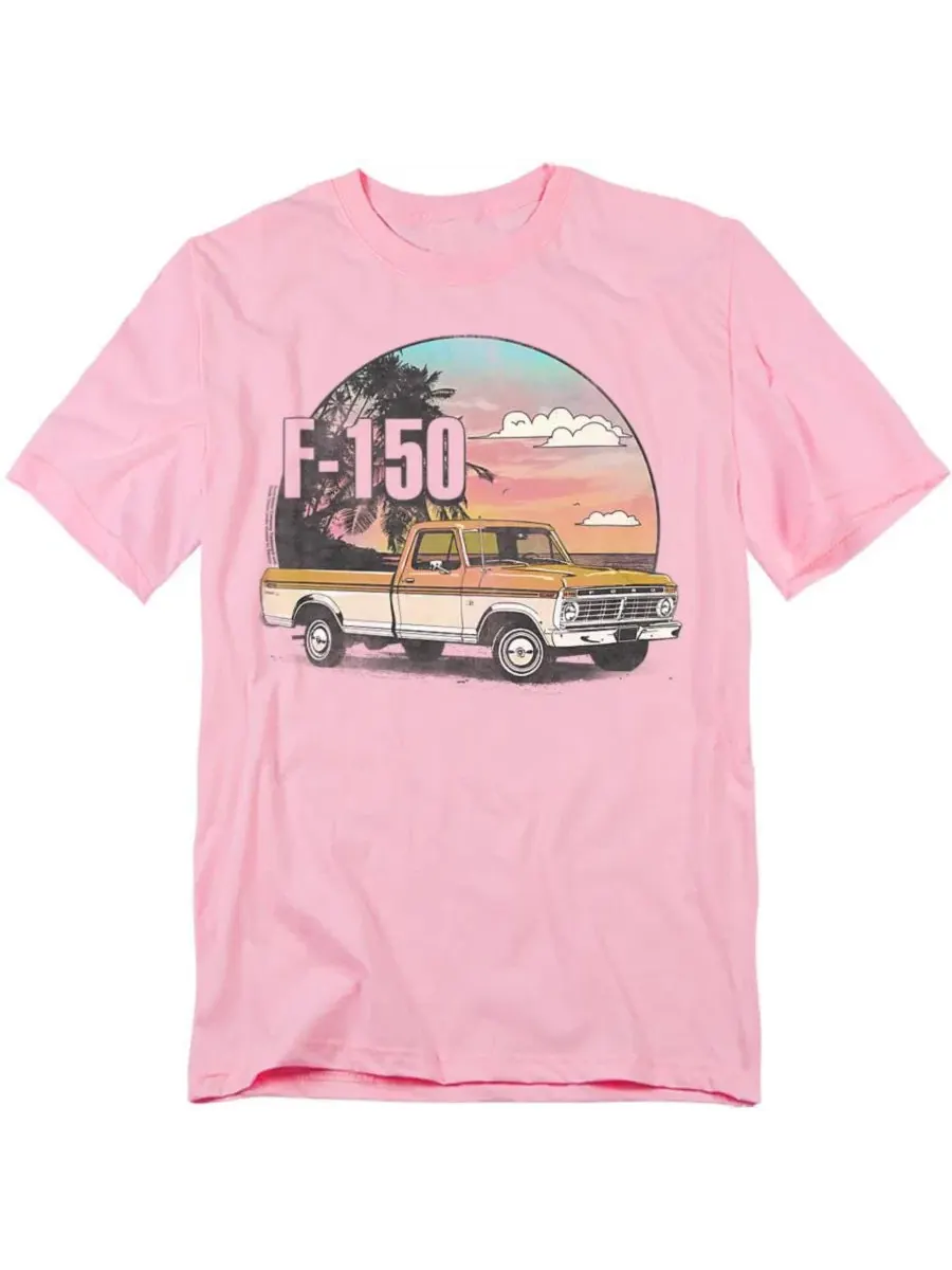 Футболка с принтом Ford Trucks F150 At The Beach Mustang — изображение 1 из 3, розовый