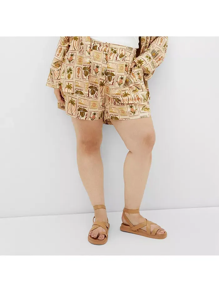 Короткие шорты с принтом Bella Plus Size CITY CHIC — изображение 1 из 4, коричневый/бежевый