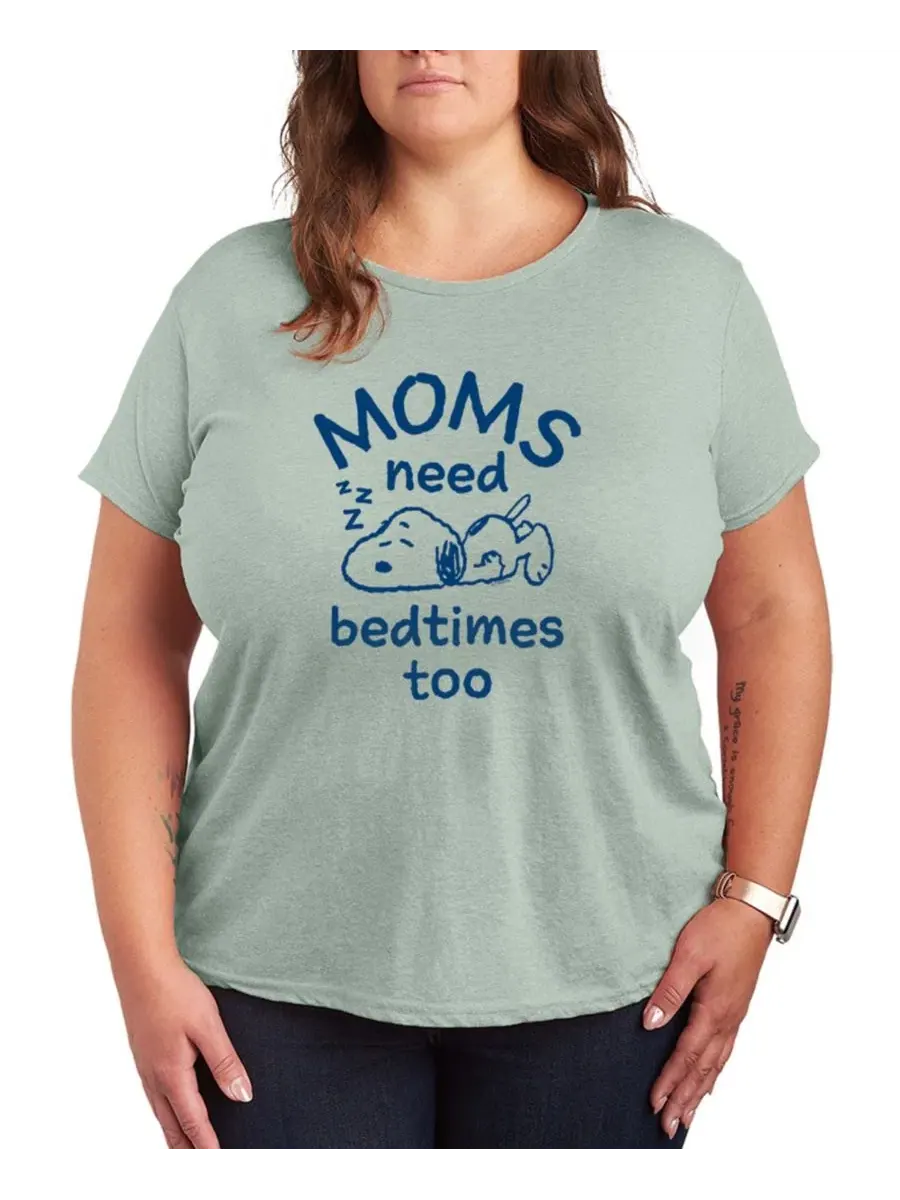 Футболка с коротким рукавом и принтом «Peanuts Plus Size Moms Need Bedtimes Too Snoopy» Hybrid — изображение 1 из 3, зеленый