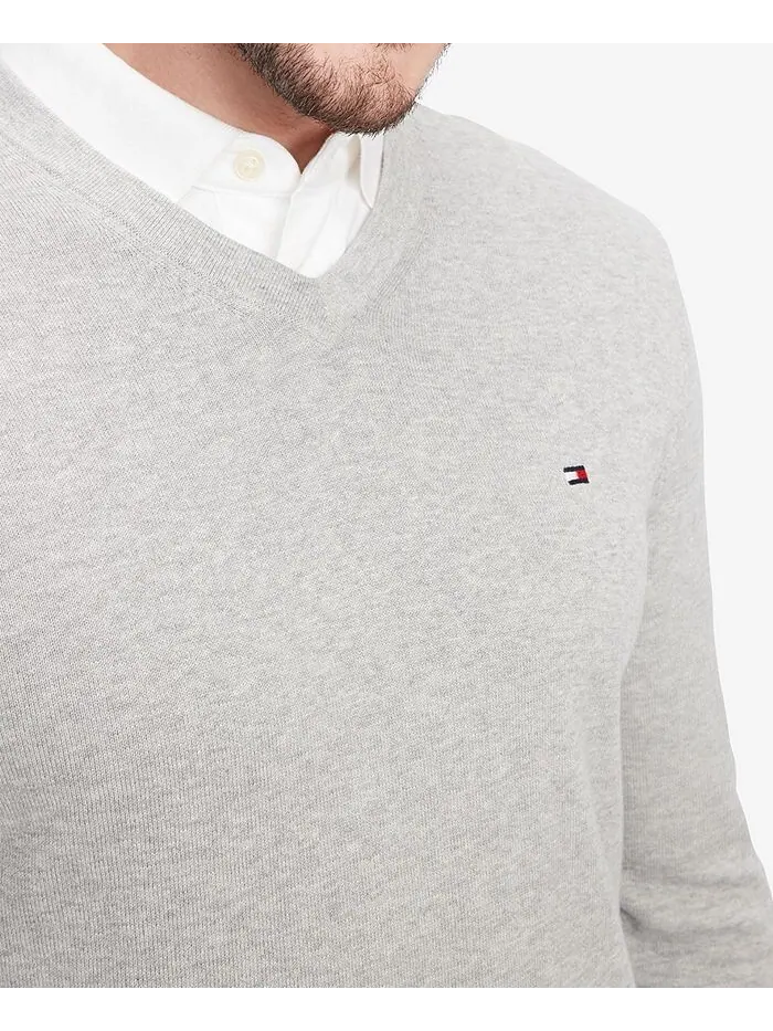 Мужской однотонный свитер с v-образным вырезом Essential Tommy Hilfiger — изображение 3 из 5, светлый серый