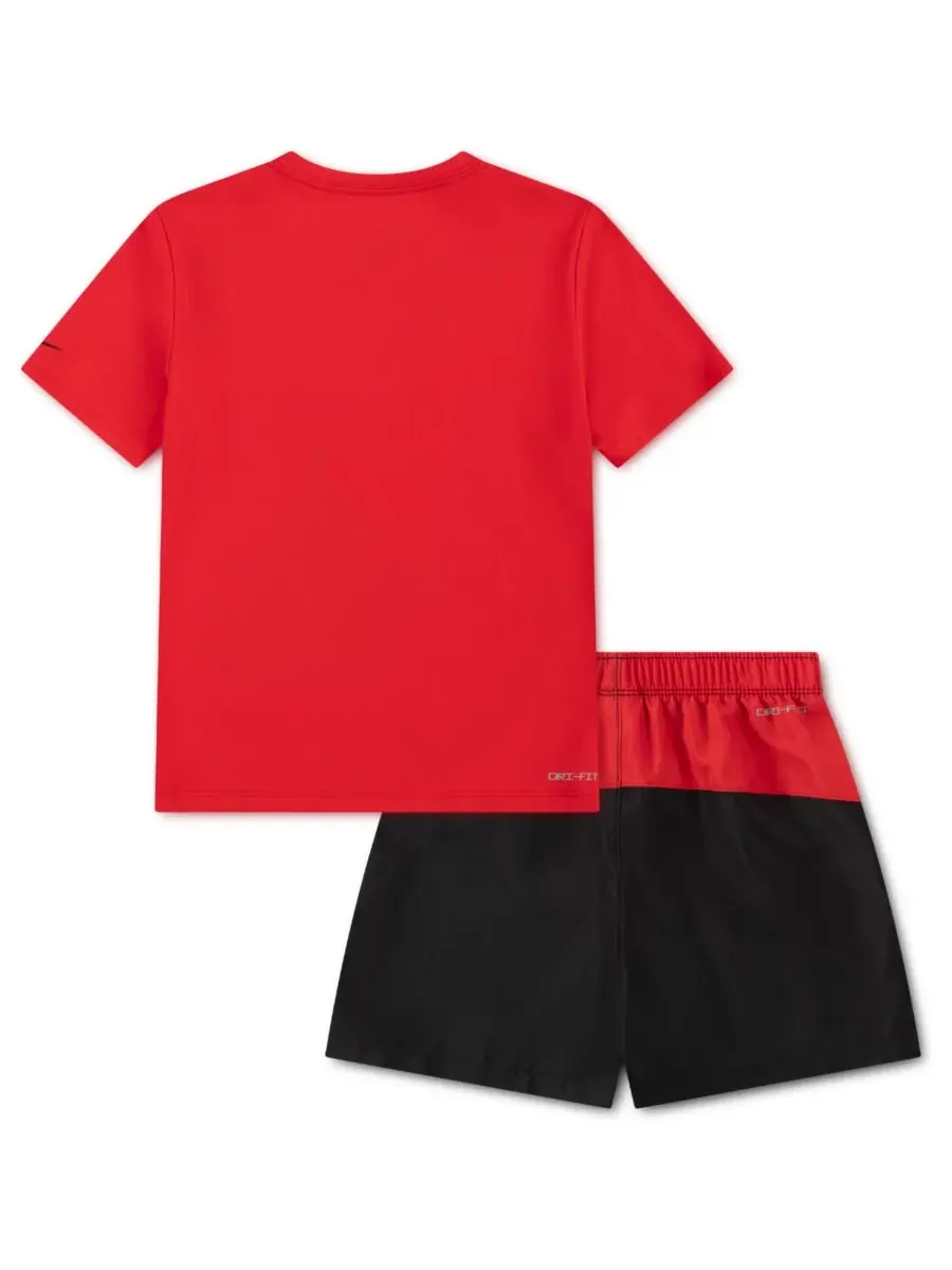 Детский комплект из двух предметов: футболка с круглым вырезом Dri-FIT и тканые шорты для мальчиков — изображение 2 из 5