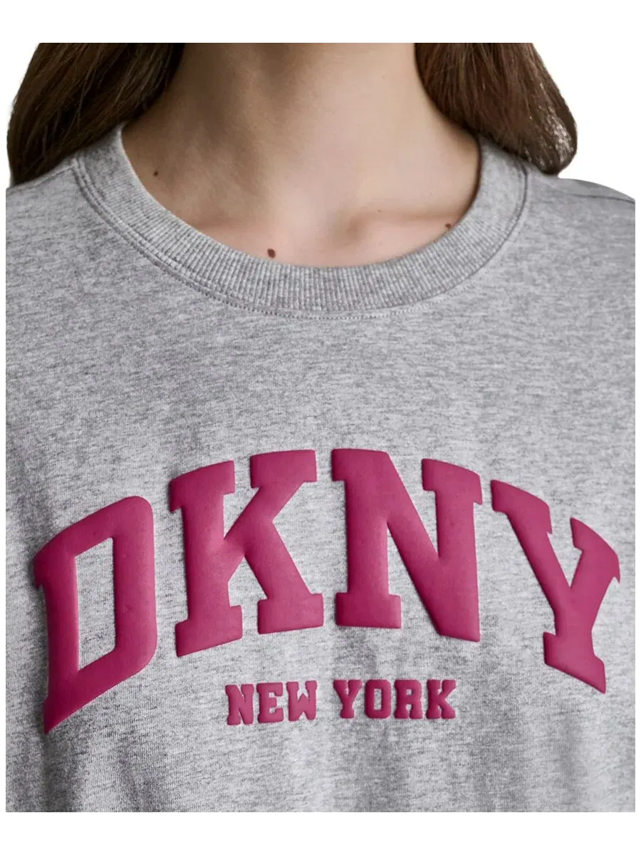 Футболка с длинным рукавом и опущенным плечом Varsity Logo DKNY Sport — изображение 3 из 4, серый/розовый