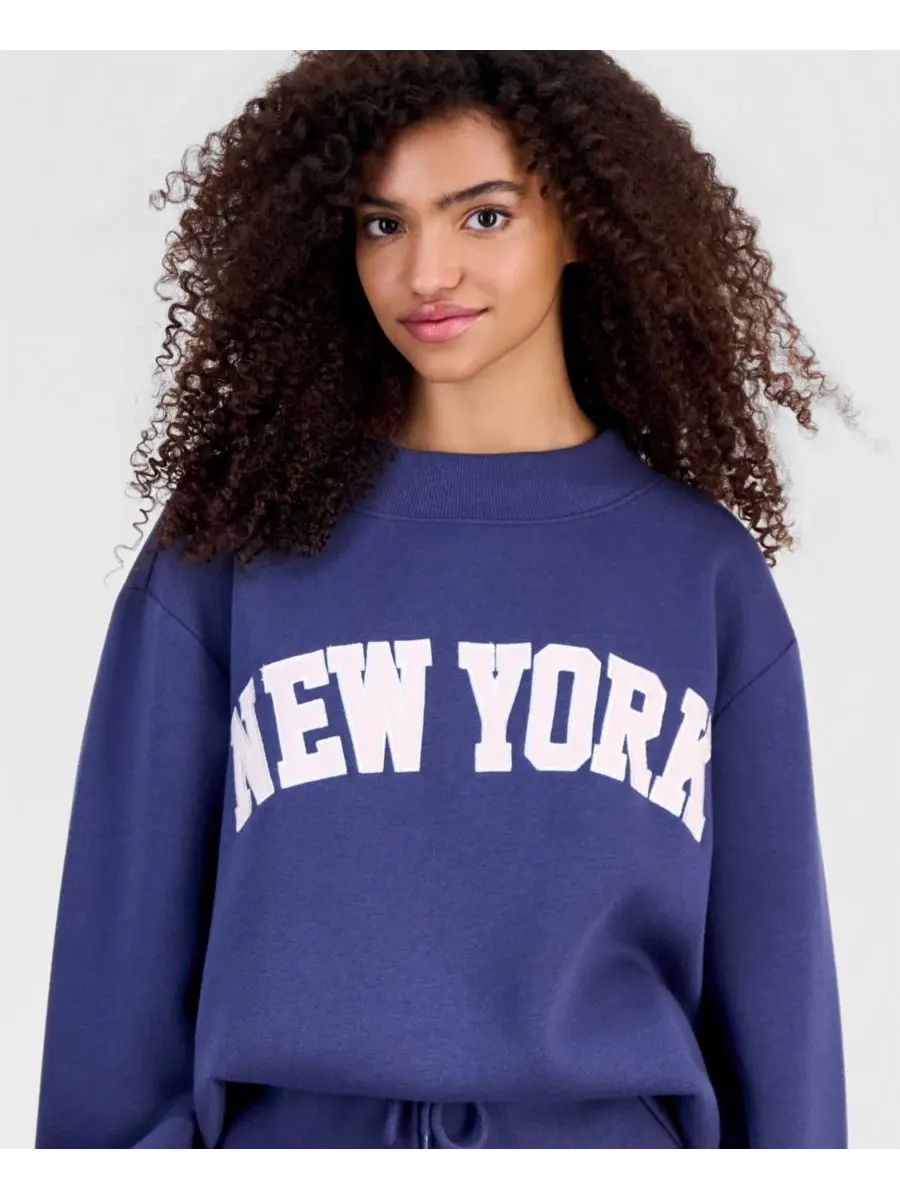 Свитшот женский с вышивкой New York, модель Embroidery Mockneck Madden Girl — изображение 2 из 4, синий