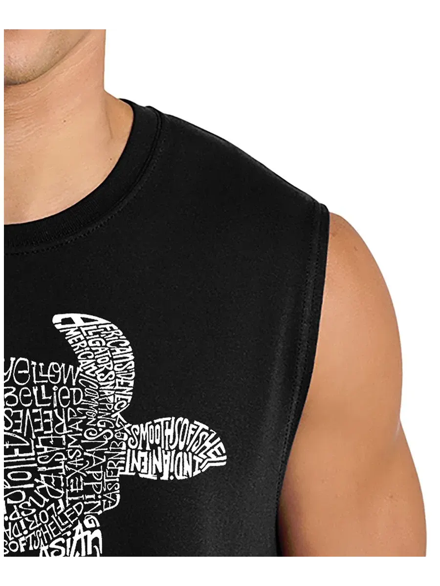 Мужская майка с принтом Sea Turtle Word Art LA Pop Art — изображение 2 из 4, черный