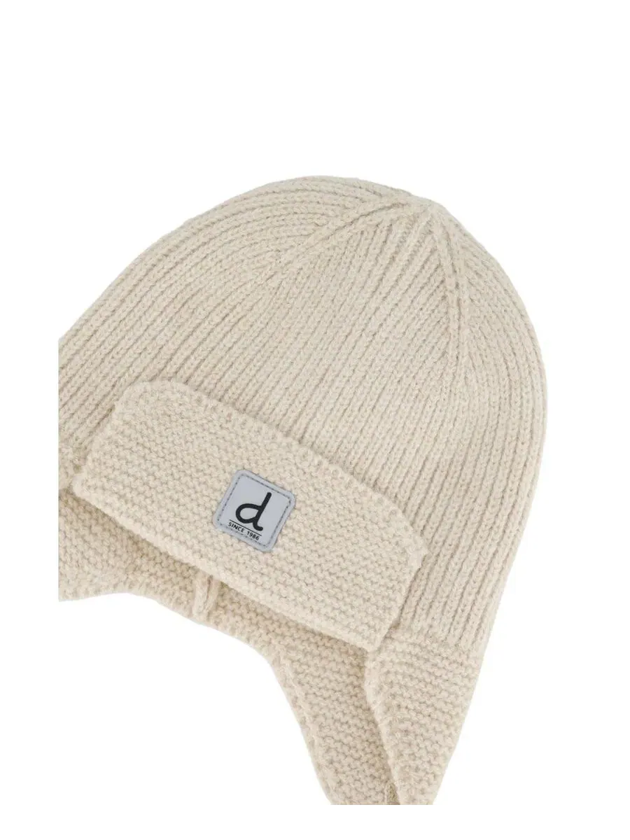 Детская зимняя шапка-шлем с ушками и завязками, модель Winter Knit Hat with Ear Flaps and Strings — изображение 4 из 5