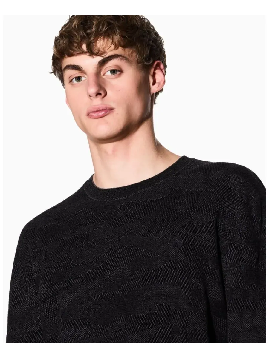 A|X Armani Exchange Мужской жаккардовый камуфляжный свитер из мерсеризованного хлопка — изображение 4 из 5, черный
