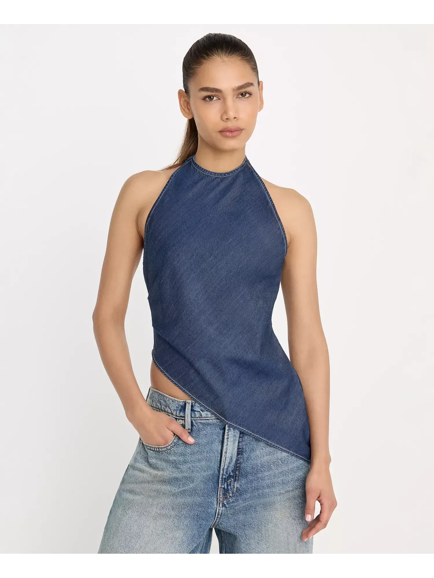 Топ Good American Asymmetric Hem Halter Neck