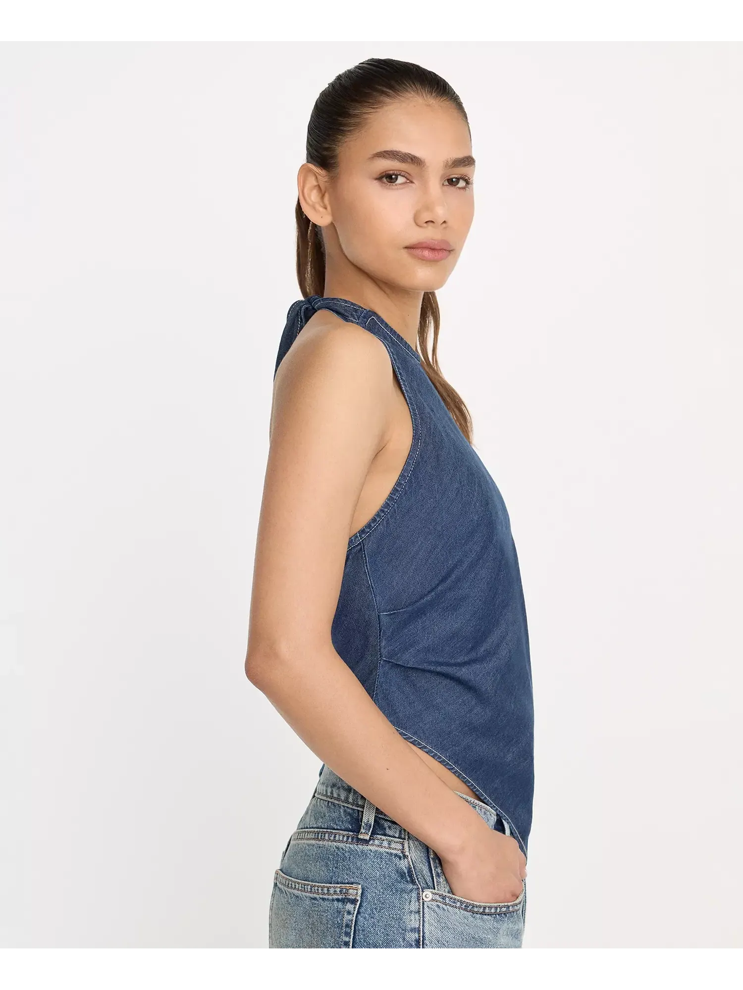 Топ Good American Asymmetric Hem Halter Neck — изображение 3 из 4, индиго