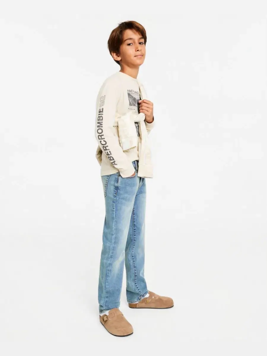 Комплект из худи с принтом, футболки и прямых джинсов Athletic Department abercrombie kids, Totes — изображение 7 из 8