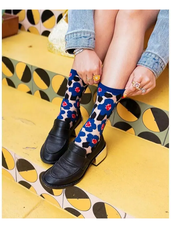 Женские прозрачные носки ярко-синего цвета с цветочным принтом Sock Candy — изображение 2 из 5