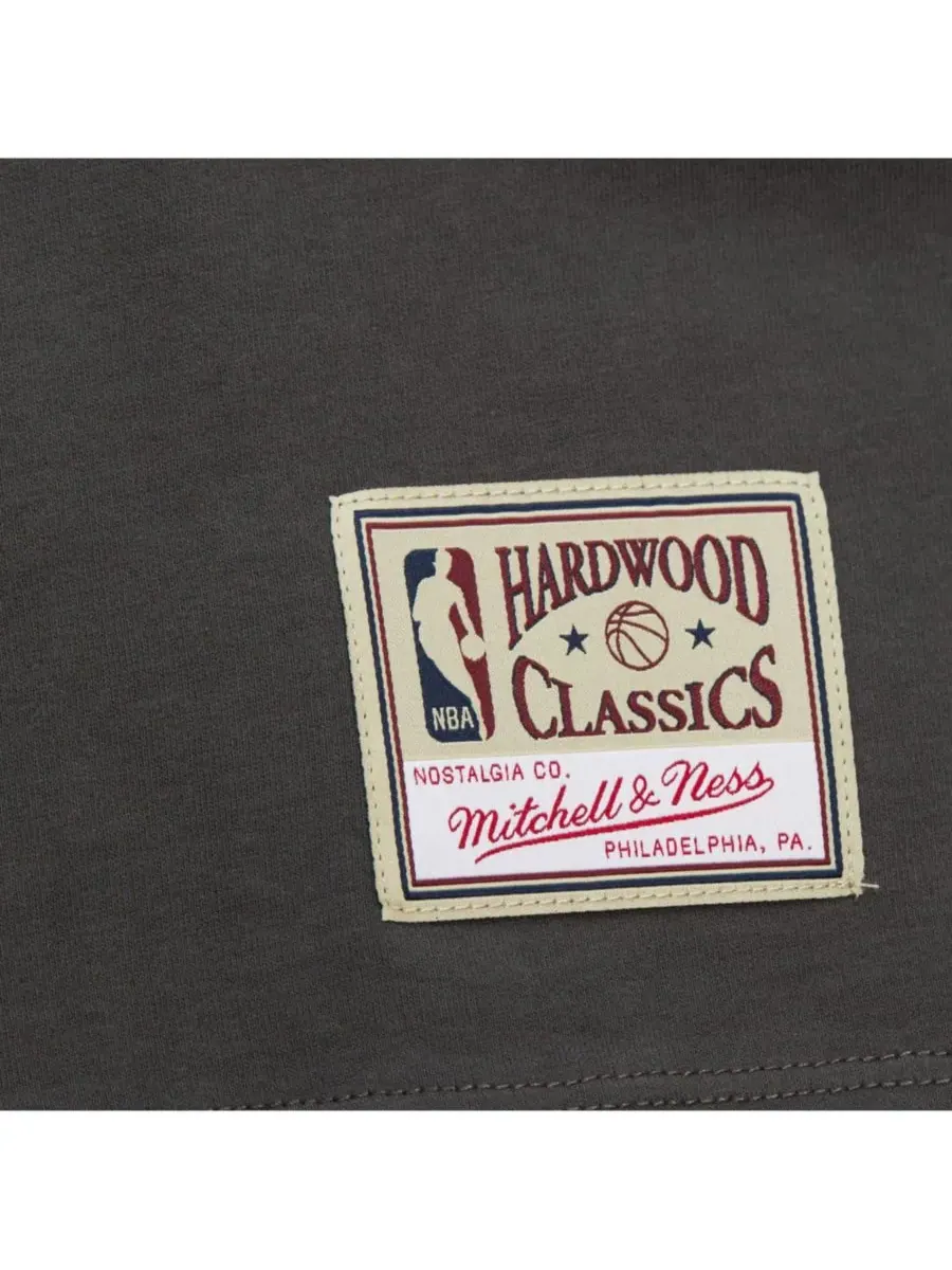 Mitchell & Ness Женская футболка оверсайз в стиле «бойфренд» с символикой команды Philadelphia 76ers — изображение 5 из 5