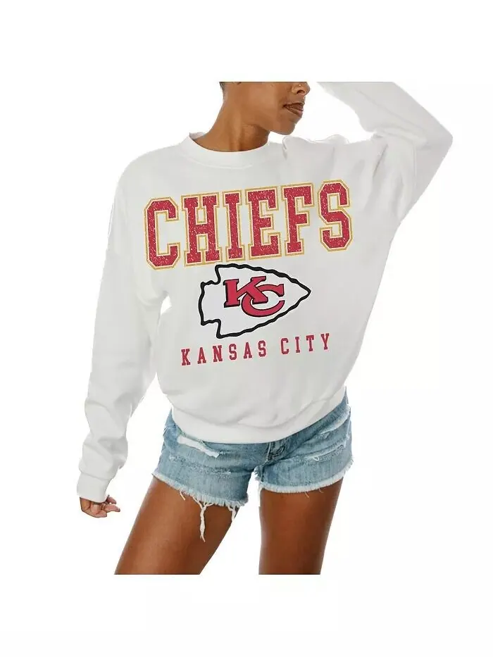 Женская белая толстовка-пуловер Kansas City Chiefs Sunday Drives с круглым вырезом Gameday Couture — изображение 1 из 2