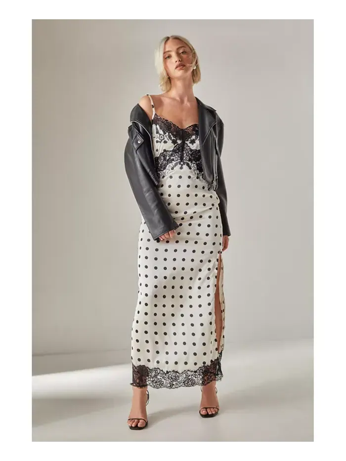 Женское атласное платье макси с кружевной отделкой Nasty Gal — изображение 3 из 7