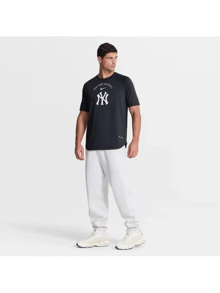 Мужская темно-синяя футболка-реглан из ткани Dri-FIT с логотипом New York Yankees Authentic — изображение 3 из 4, темно-синий