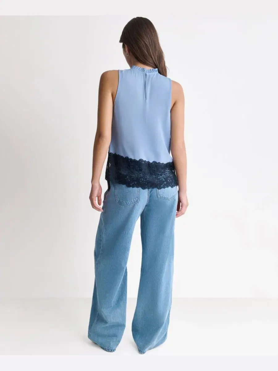 Топ BCBG с высоким вырезом, без рукавов, с кружевной вставкой, Rain Wash — изображение 7 из 10