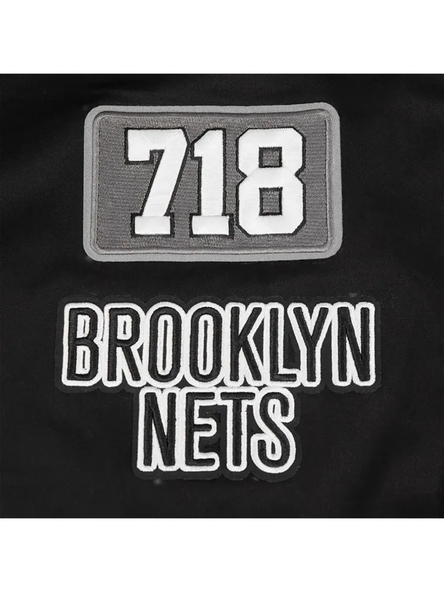 Pro Standard Мужская черная куртка Brooklyn Nets Area Code из саржи с полной застежкой-молнией — изображение 2 из 4, черный
